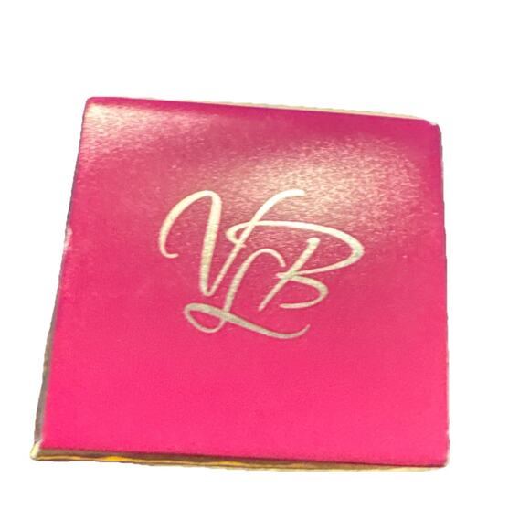 New In Box Victoria Land Beauty Skin Loving Treatment for Eyes & Lips - Picture 3 of 5